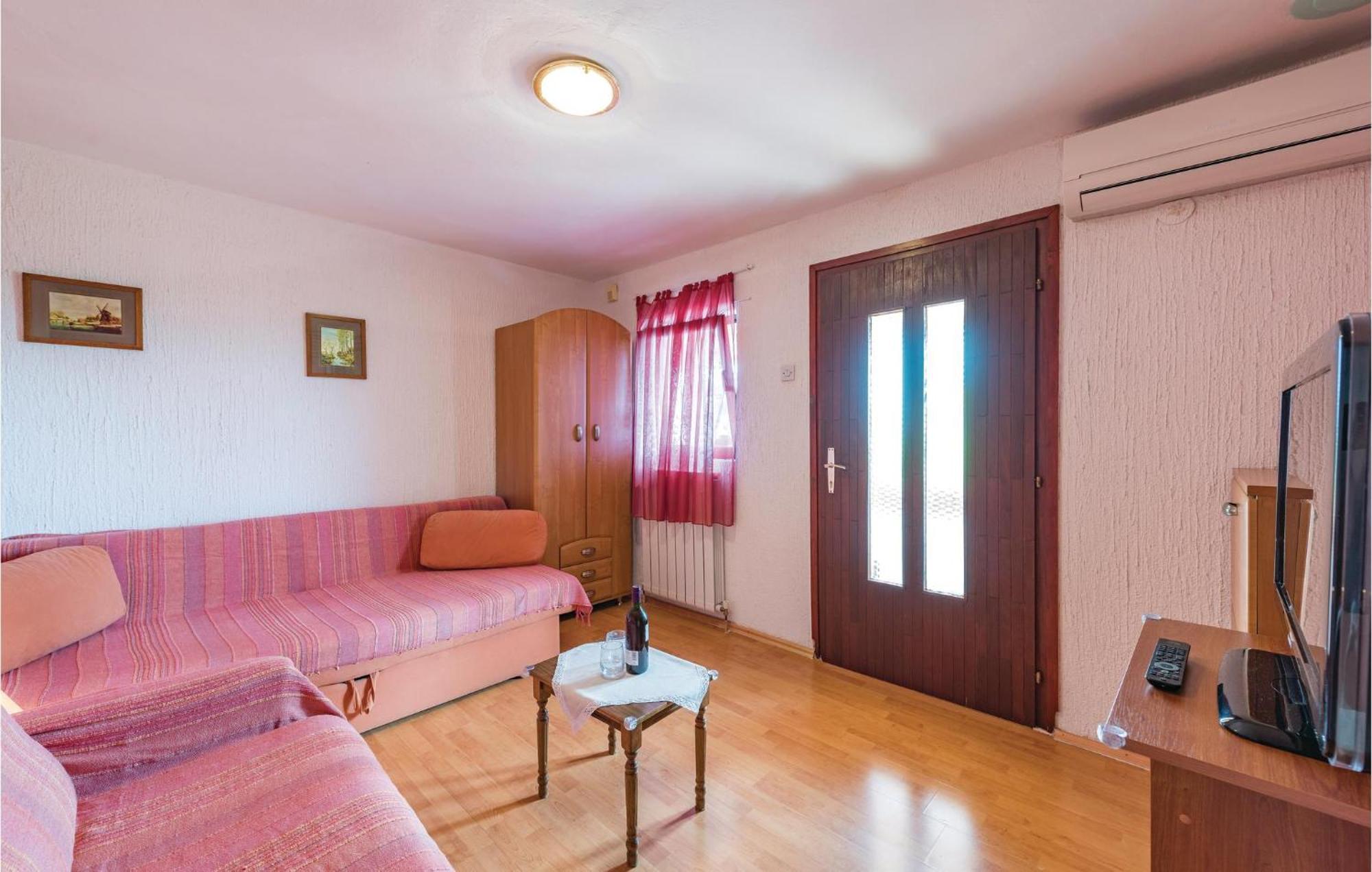 Awesome Home In Porec With House Sea View Εξωτερικό φωτογραφία