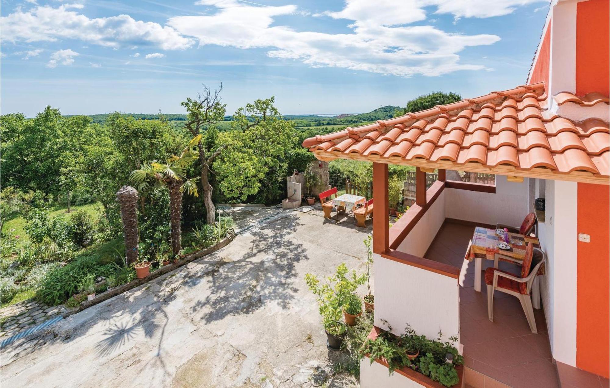 Awesome Home In Porec With House Sea View Εξωτερικό φωτογραφία