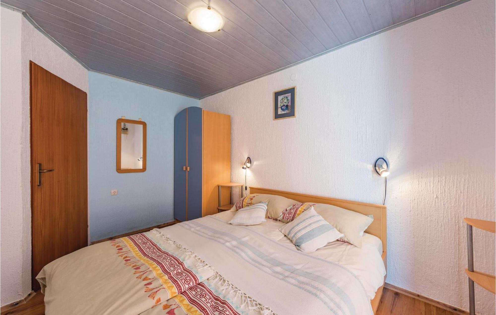 Awesome Home In Porec With House Sea View Εξωτερικό φωτογραφία
