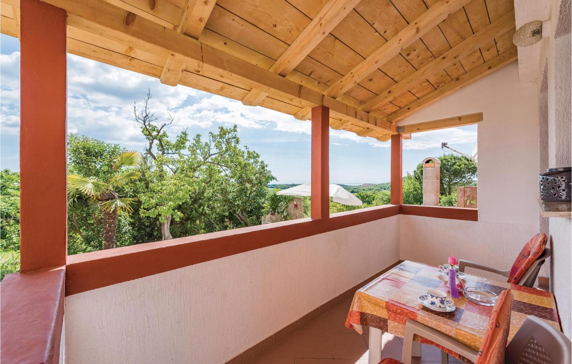 Awesome Home In Porec With House Sea View Εξωτερικό φωτογραφία