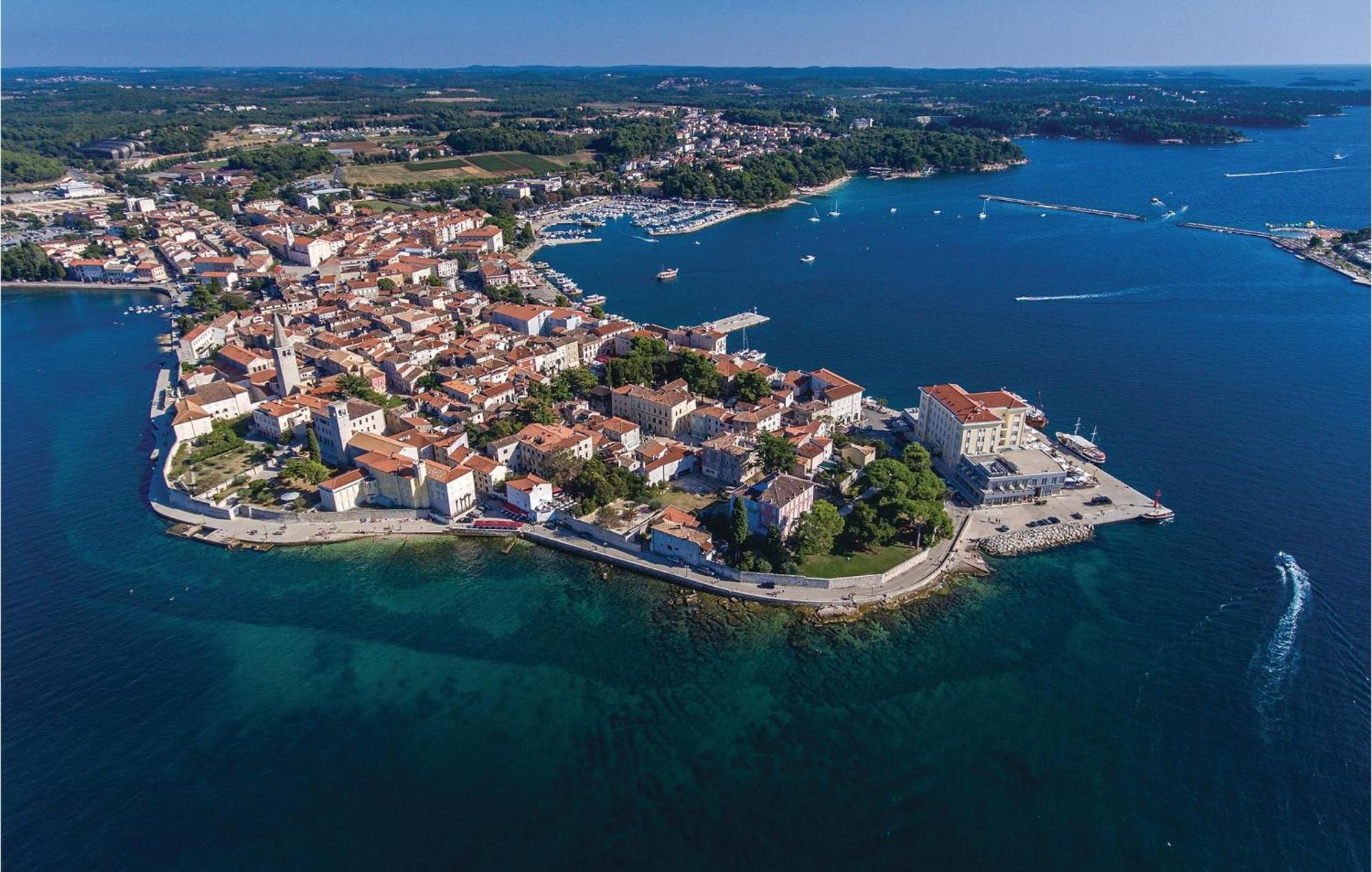Awesome Home In Porec With House Sea View Εξωτερικό φωτογραφία